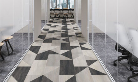 Amtico heeft LVT vloer uit bijproduct van papierpulp