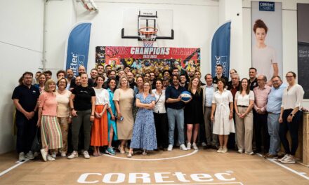 Filou Oostende op bezoek bij COREtec® Floors na het behalen van de 24 ste basketbaltitel