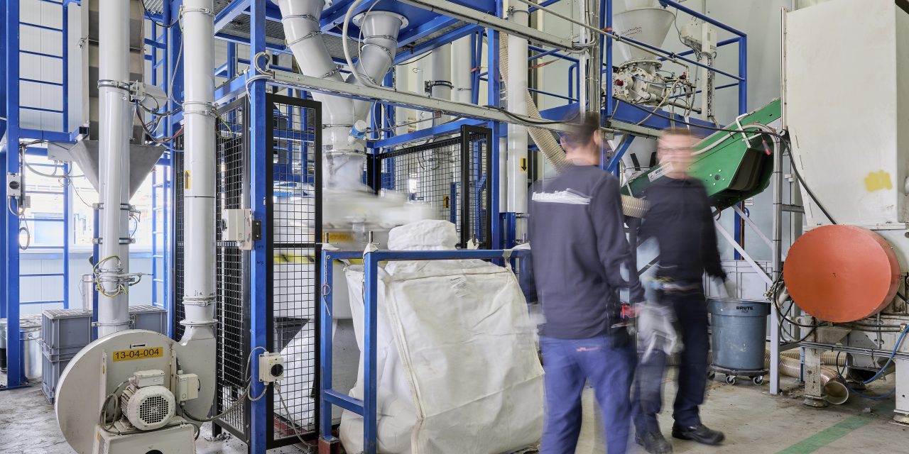 Interface neemt nieuwe machine in gebruik in fabriek Scherpenzeel en versnelt circulaire ambities