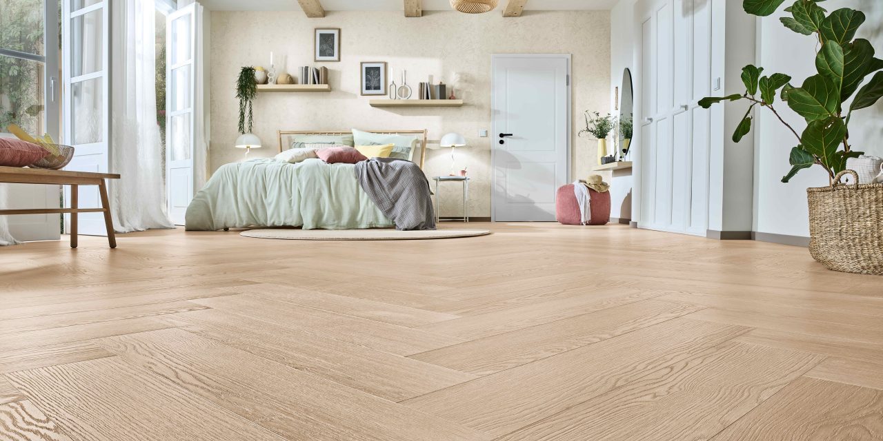 Natuurlijke texturen en duurzame designs als laminaattrends voor 2026