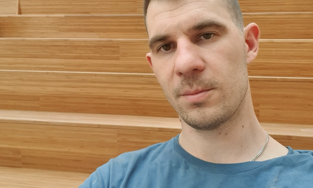 Premium artikel uit magazine: Lukasz Polak, Nederlands Kampioen Parketleggen