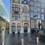 Klassieke parketvloer sluit perfect aan bij renovatie van Rokin 69