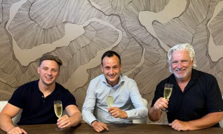 VAN ZWEDEN WONEN VERHUIST EN OPENT EEN QUICK-STEP INSPIRATION SHOP